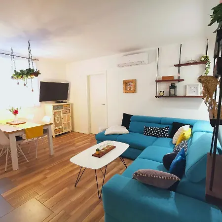 Colors Apartment Split Exterior photo